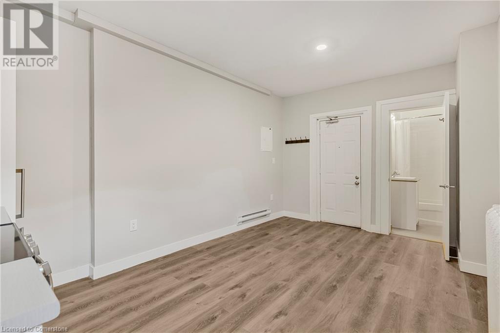 82 Welland Avenue Unit# 5, St. Catharines, Ontario  L2R 2N1 - Photo 5 - 40725778