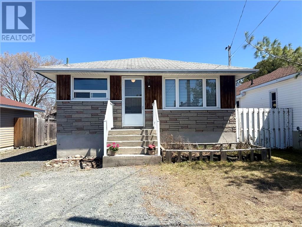 30 Kelly Street, capreol, Ontario