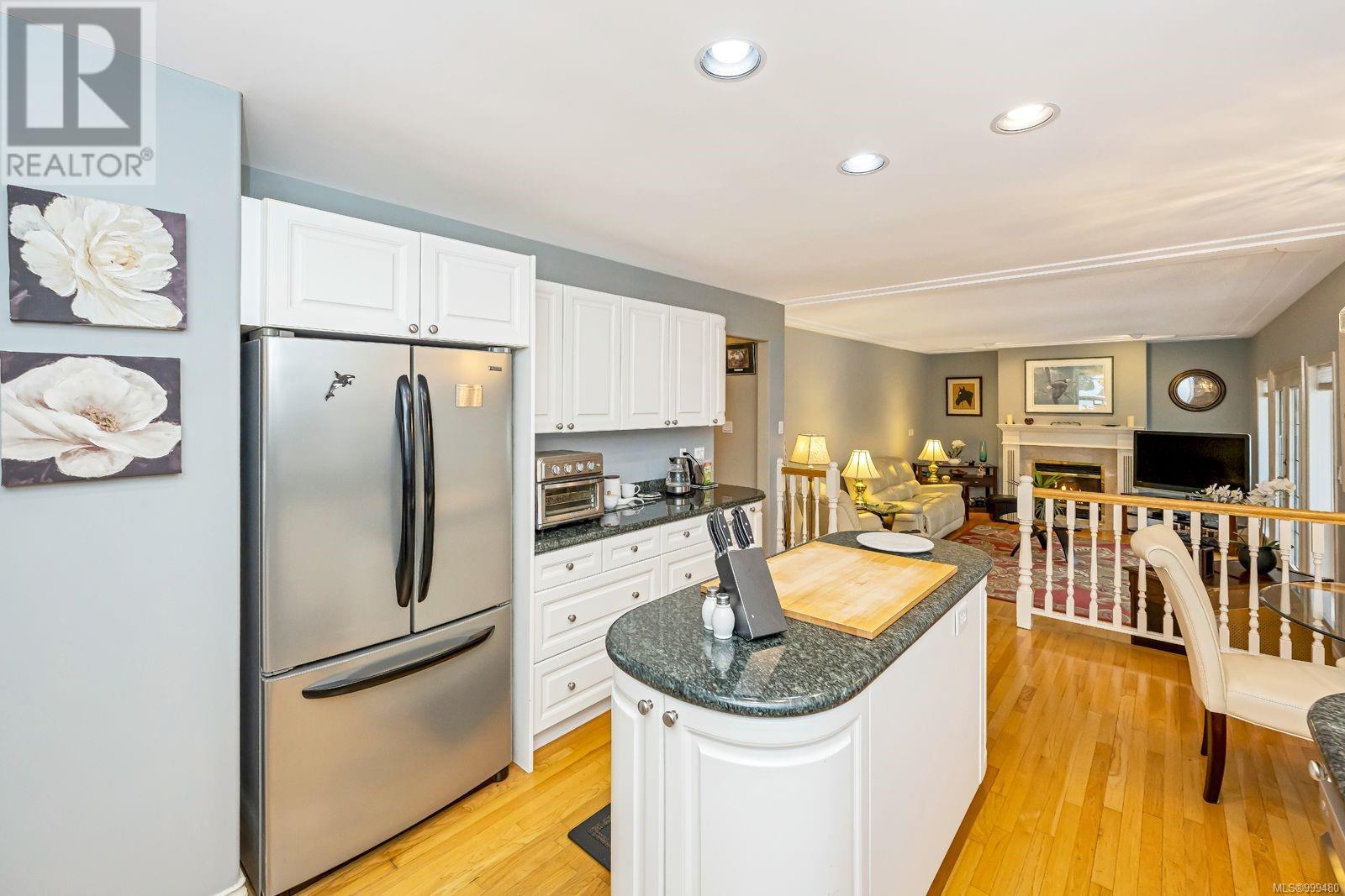 Property at 2517 Trillium Terr image 3