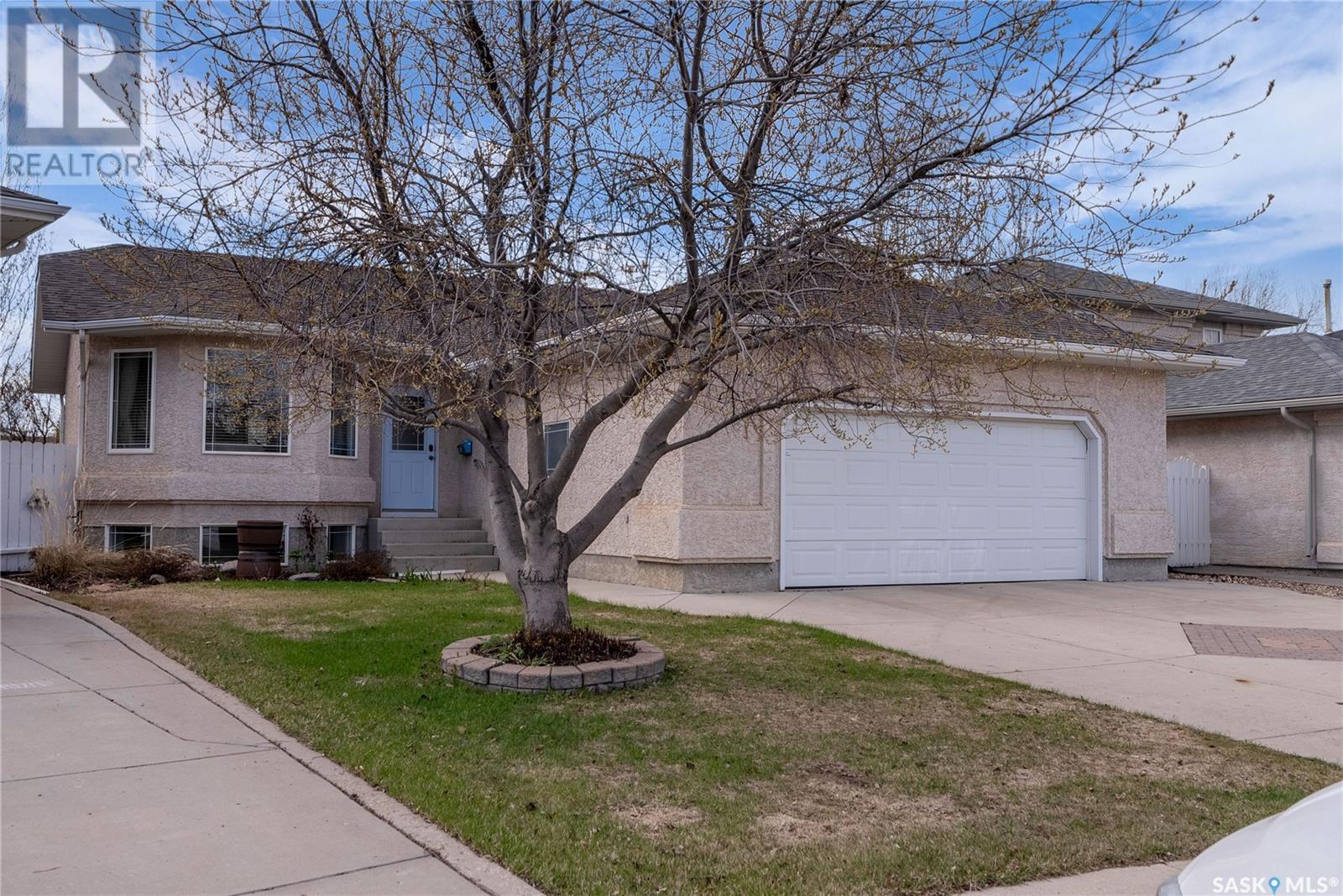 Property at 406 Nixon CRESCENT image 2