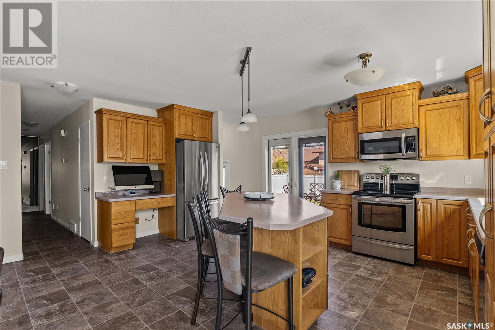 251 Sebestyen Terrace, Saskatoon, Saskatchewan  S7K 6R8 - Photo 8 - SK004561