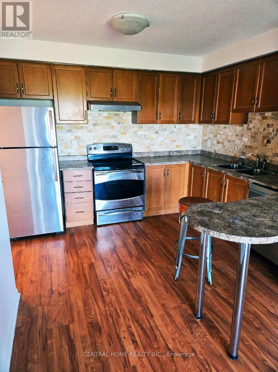601 - 2464 Weston Road, Toronto, Ontario  M9N 0A2 - Photo 2 - W12140749