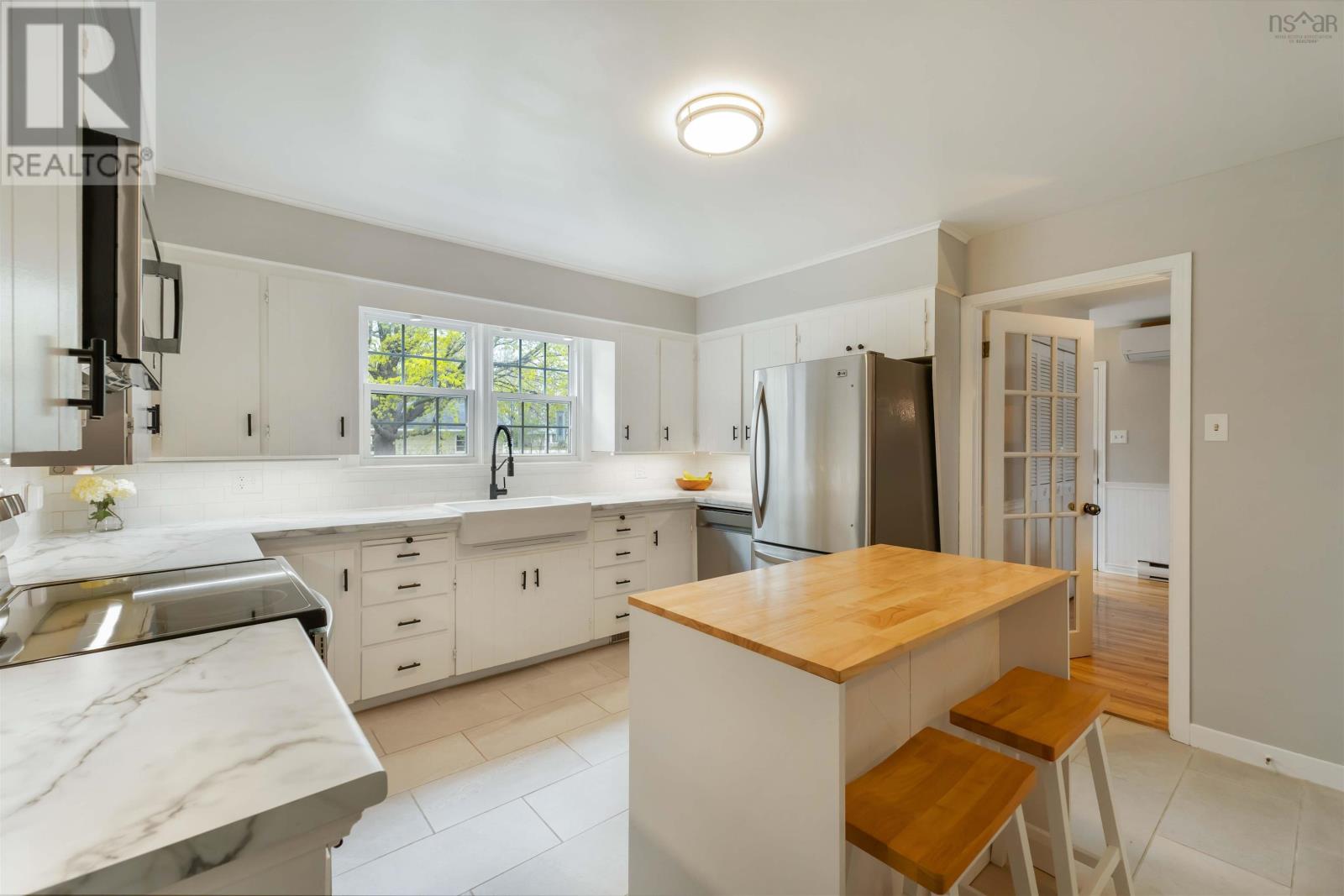 Property at 12 Hillcrest Avenue image 5