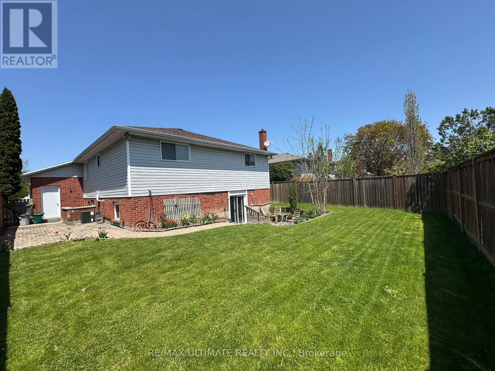 12 Stoney Brook Crescent, St. Catharines, Ontario  L2S 3J3 - Photo 2 - X12140711