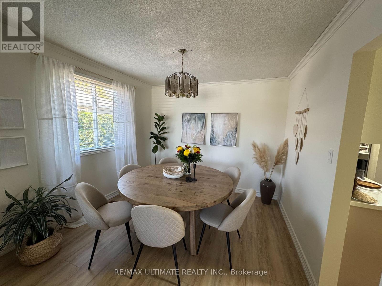 12 Stoney Brook Crescent, St. Catharines, Ontario  L2S 3J3 - Photo 6 - X12140711