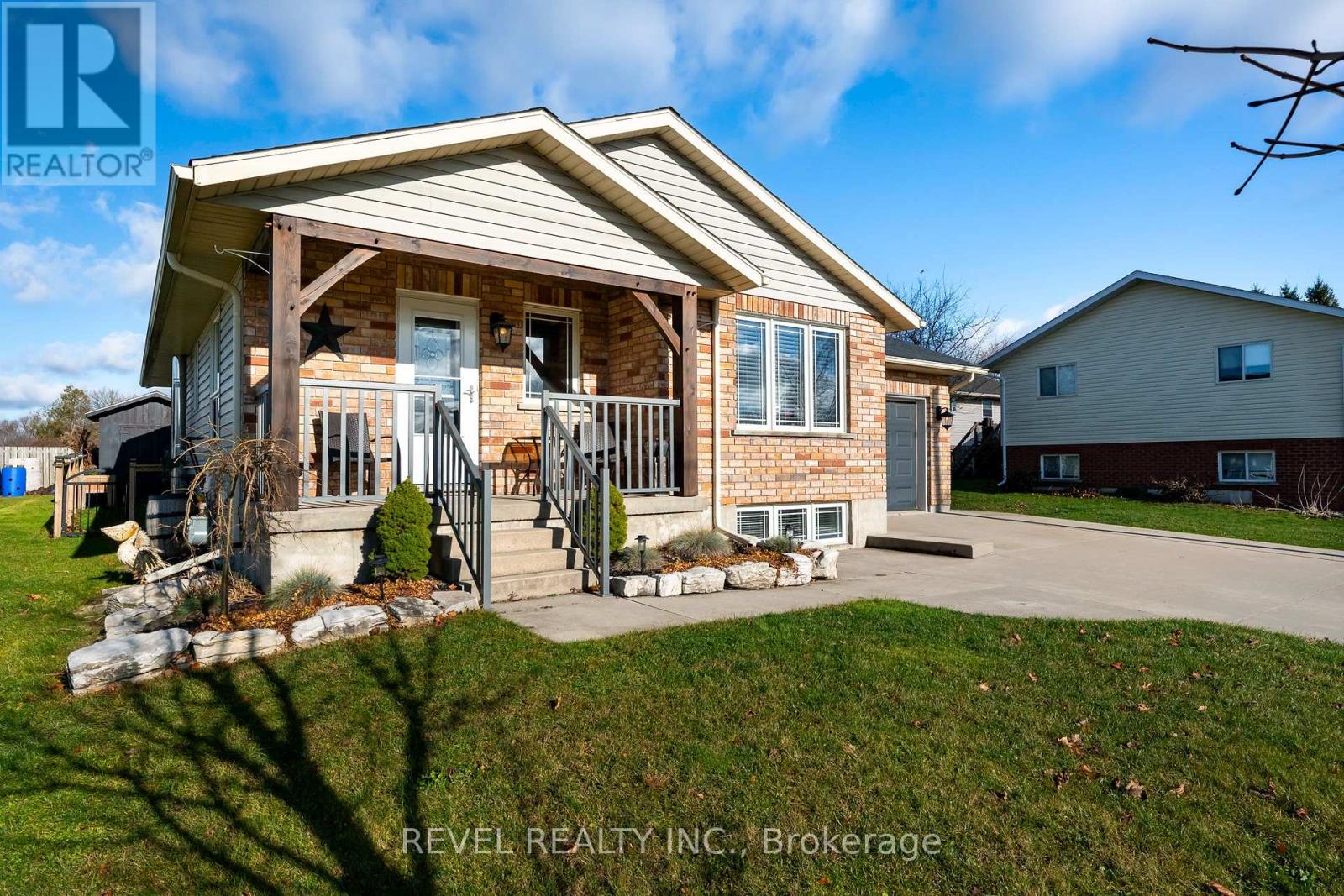771 Princess Street, Wellington North (Mount Forest), Ontario  N0G 2L3 - Photo 1 - X12140732