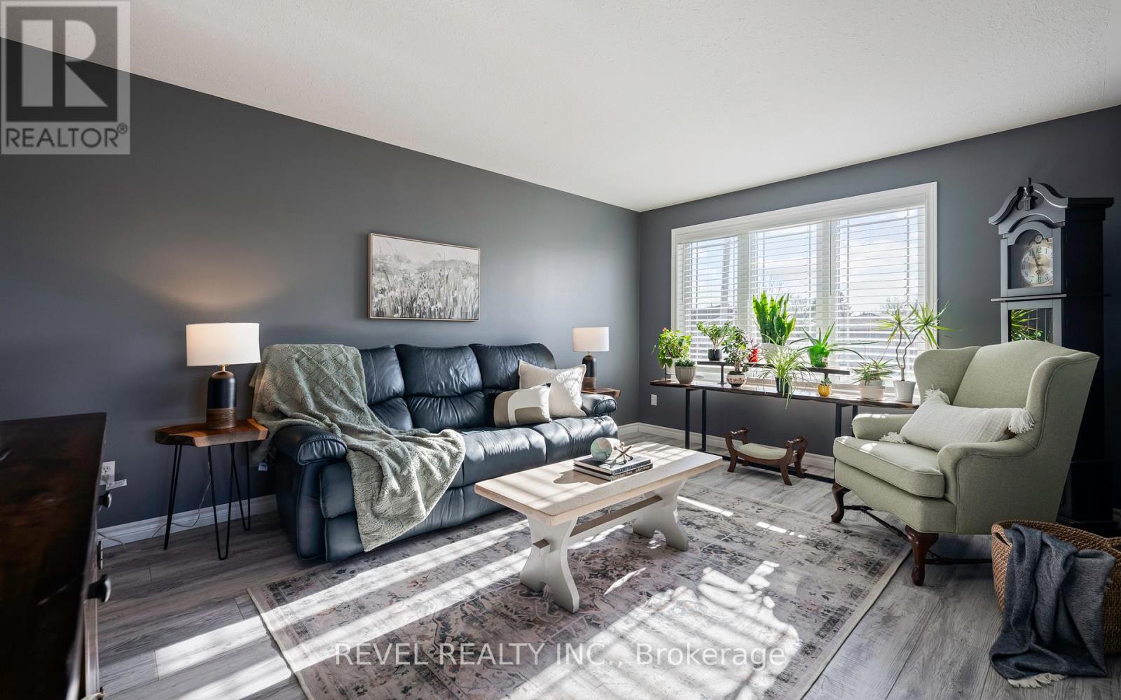 771 Princess Street, Wellington North (Mount Forest), Ontario  N0G 2L3 - Photo 11 - X12140732