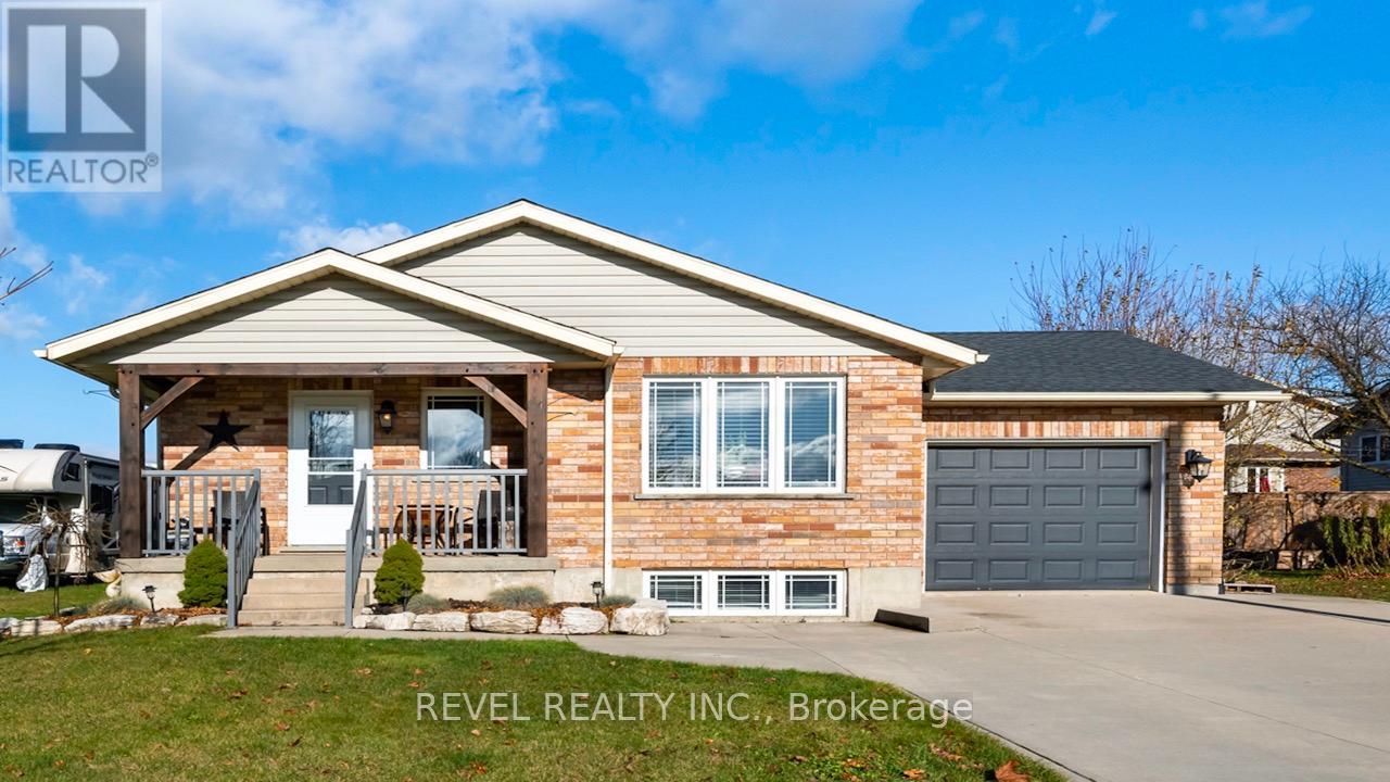 771 Princess Street, Wellington North (Mount Forest), Ontario  N0G 2L3 - Photo 2 - X12140732