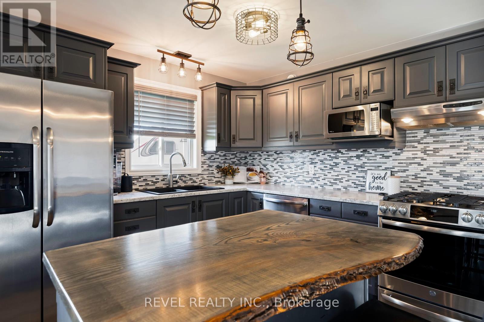 771 Princess Street, Wellington North (Mount Forest), Ontario  N0G 2L3 - Photo 8 - X12140732