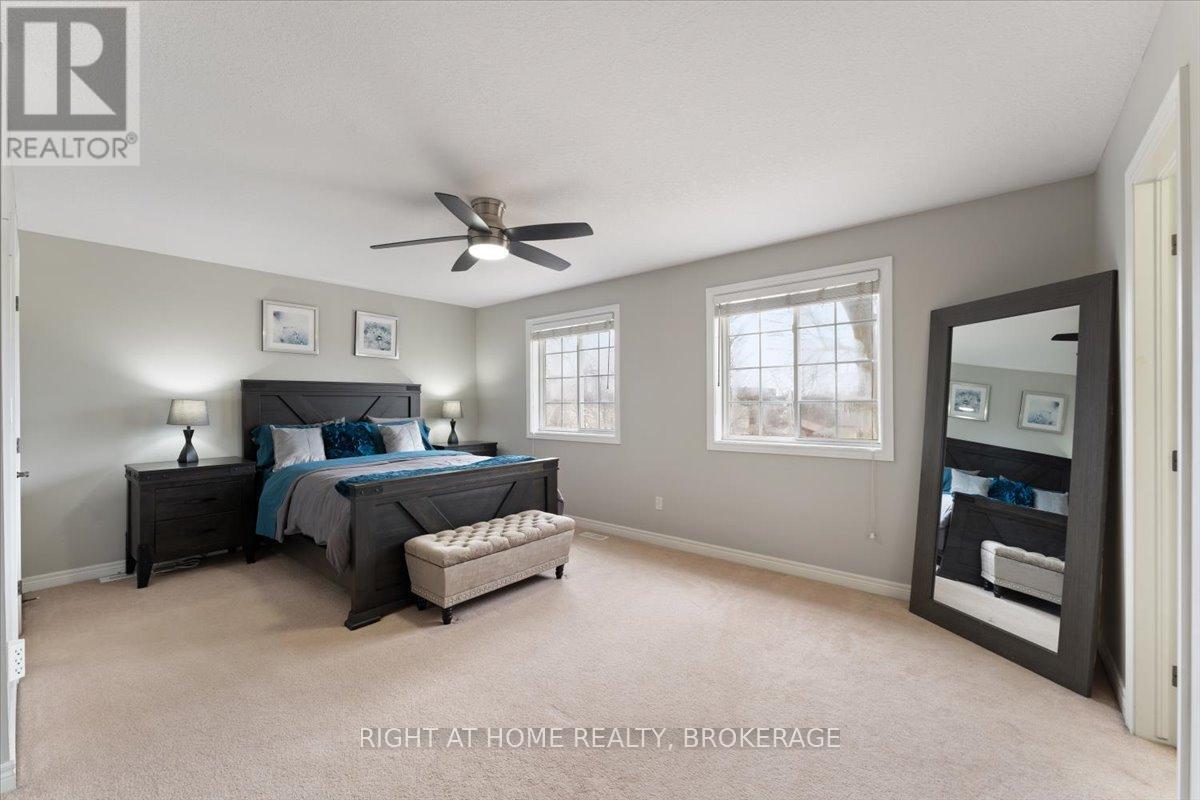 27 Sunnycroft Court, Hamilton, Ontario  L8B 0L3 - Photo 10 - X12140733