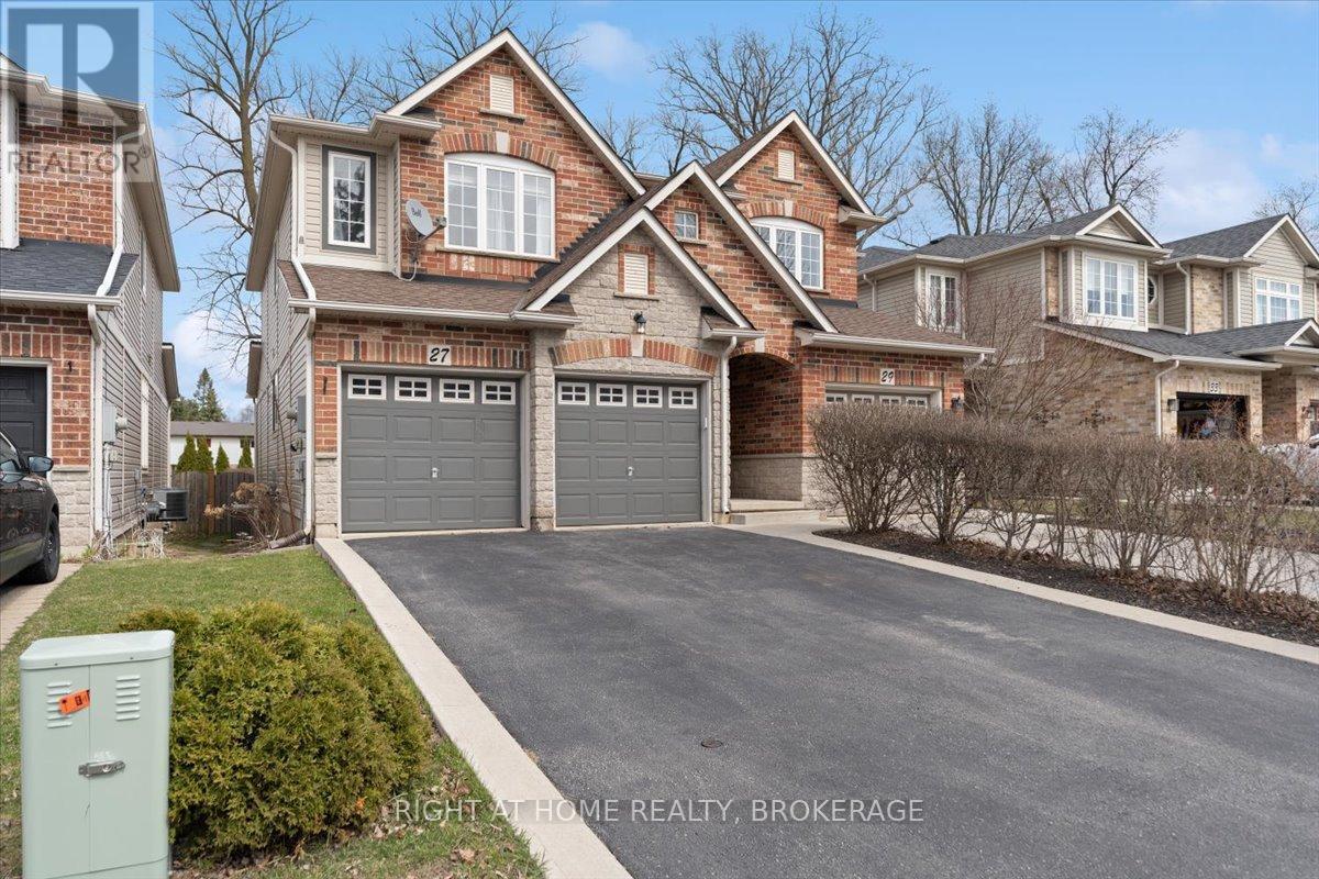 27 Sunnycroft Court, Hamilton, Ontario  L8B 0L3 - Photo 2 - X12140733