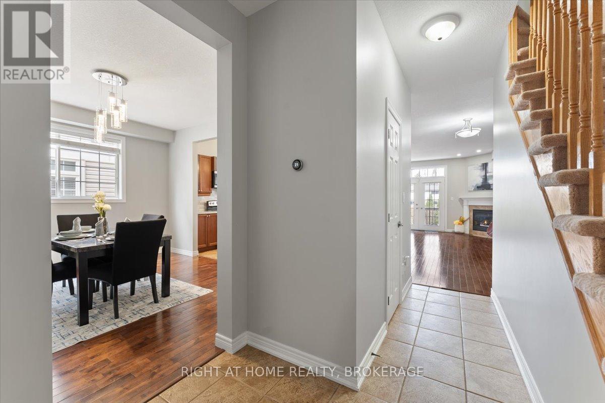 27 Sunnycroft Court, Hamilton, Ontario  L8B 0L3 - Photo 3 - X12140733