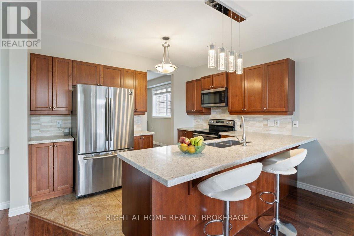 27 Sunnycroft Court, Hamilton, Ontario  L8B 0L3 - Photo 6 - X12140733