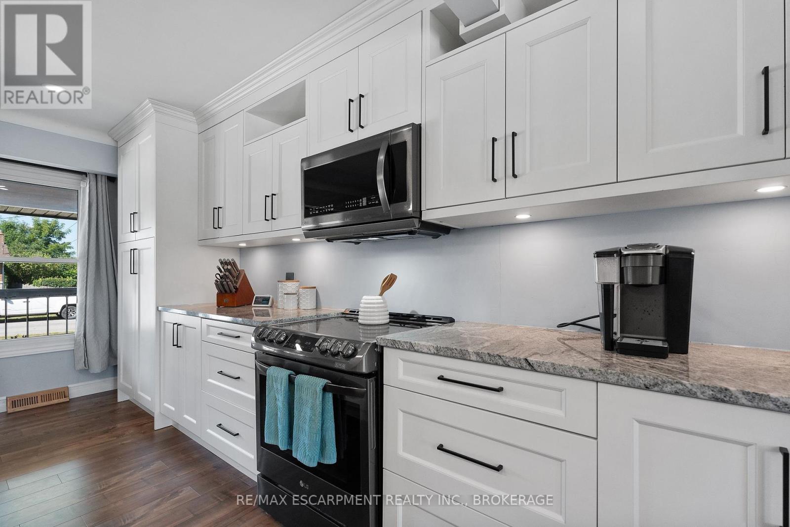 163 Champlain Drive, Fort Erie (Central), Ontario  L2A 1Z9 - Photo 15 - X12140806