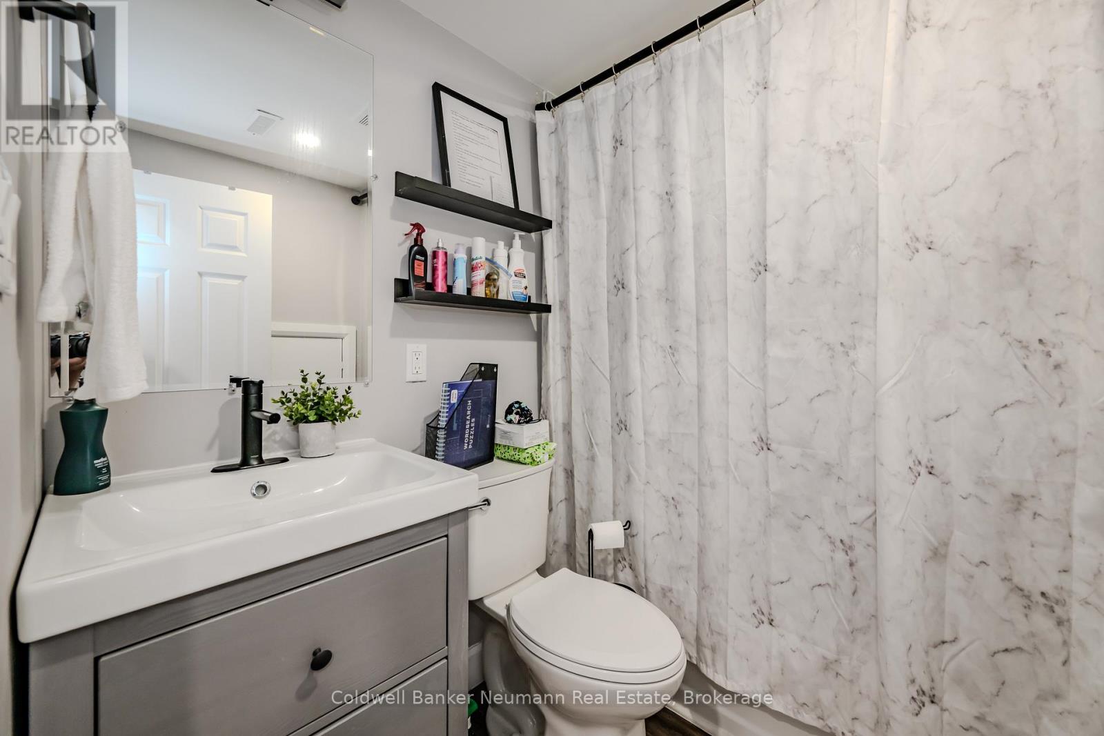 31 Sharon Avenue, Welland, Ontario  L3C 4M8 - Photo 35 - X12140784