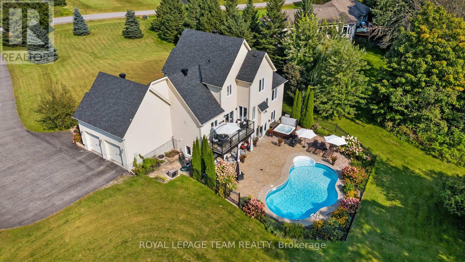112 Lady Lochead Lane, Ottawa, Ontario  K0A 1L0 - Photo 41 - X12140807