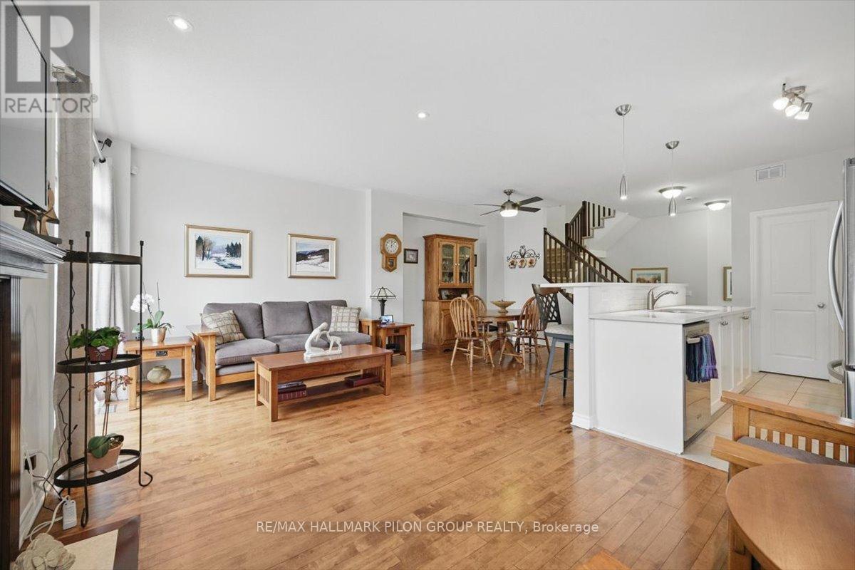 434 Rochefort Circle, Ottawa, Ontario  K4A 0M9 - Photo 13 - X12140832