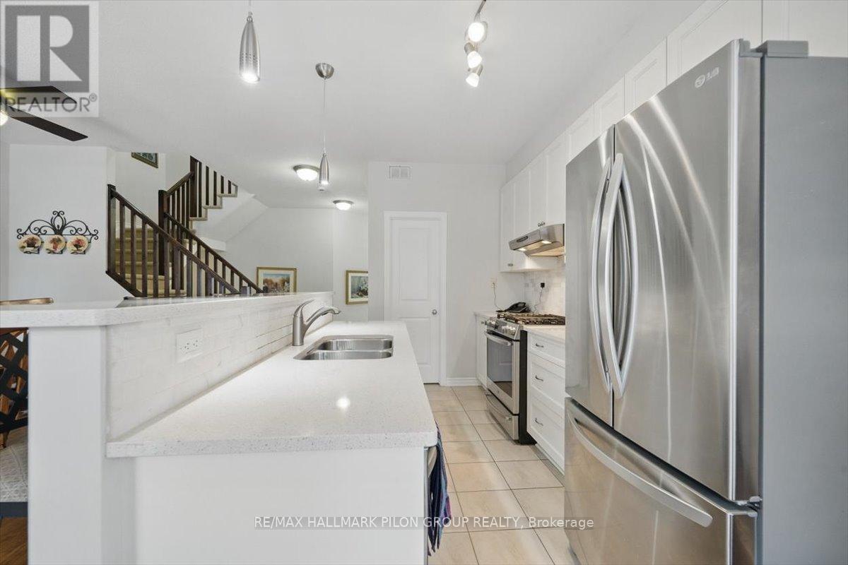 434 Rochefort Circle, Ottawa, Ontario  K4A 0M9 - Photo 5 - X12140832