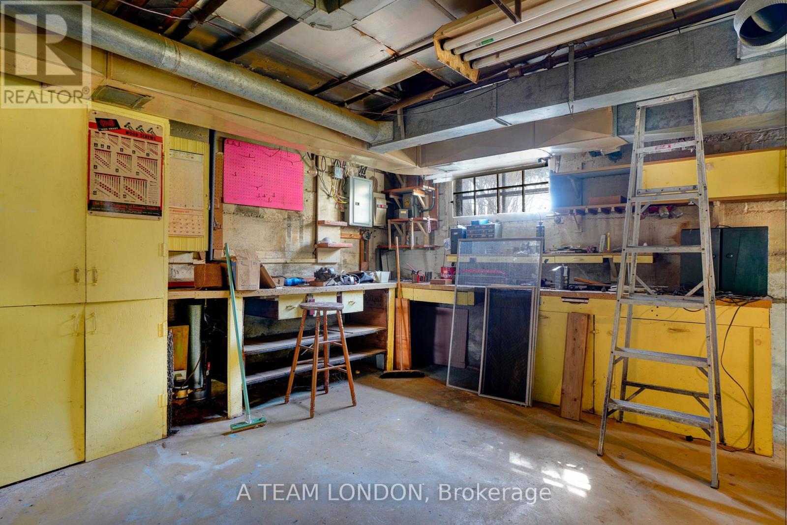 422 Chester Street, London South, Ontario  N6C 2J4 - Photo 30 - X12131142