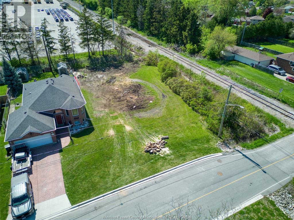 MLS# 25011478: 3201 CLEMENCEAU, Windsor, Canada