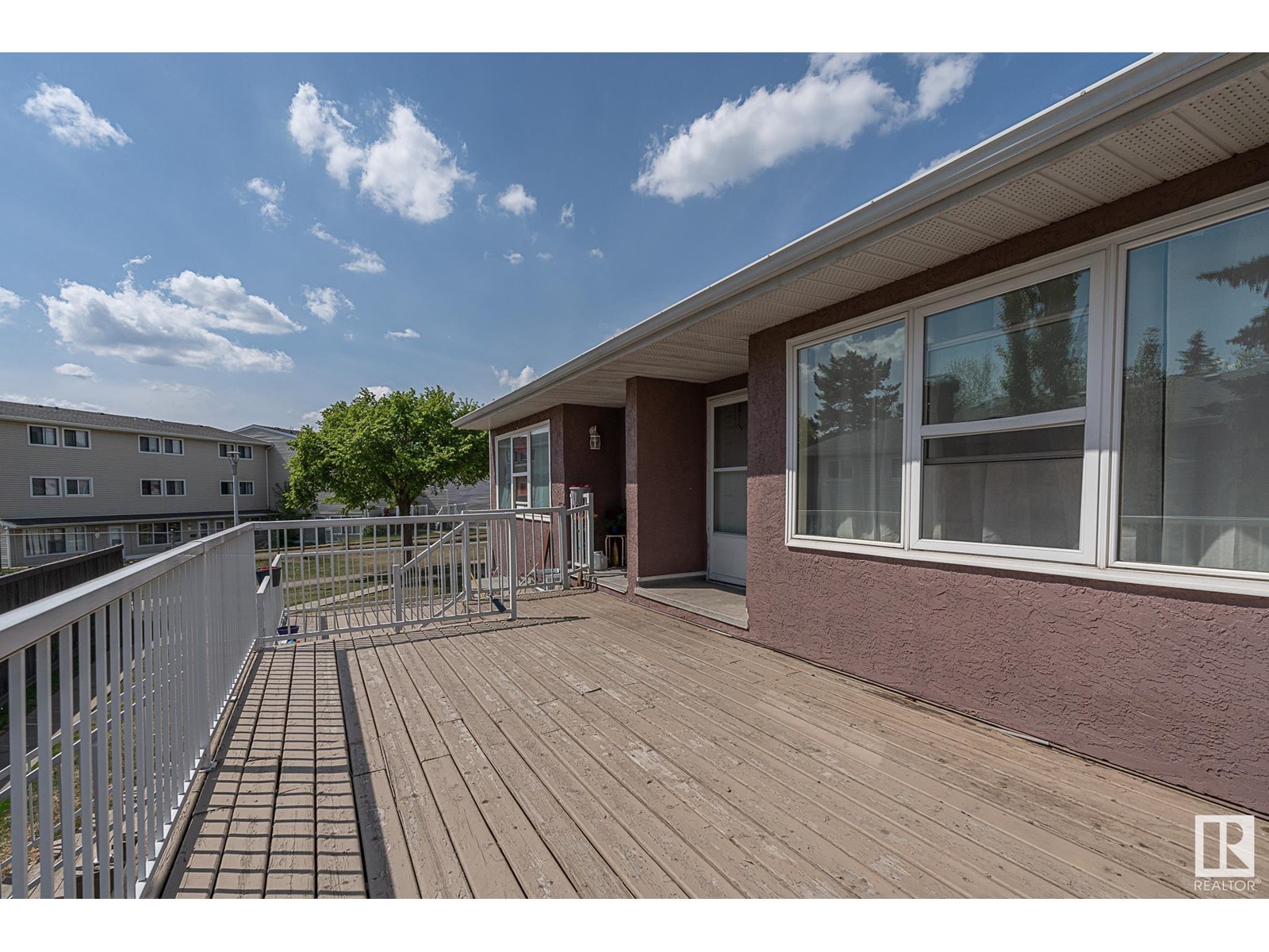 Property at #4 13570 38 ST NW image 1