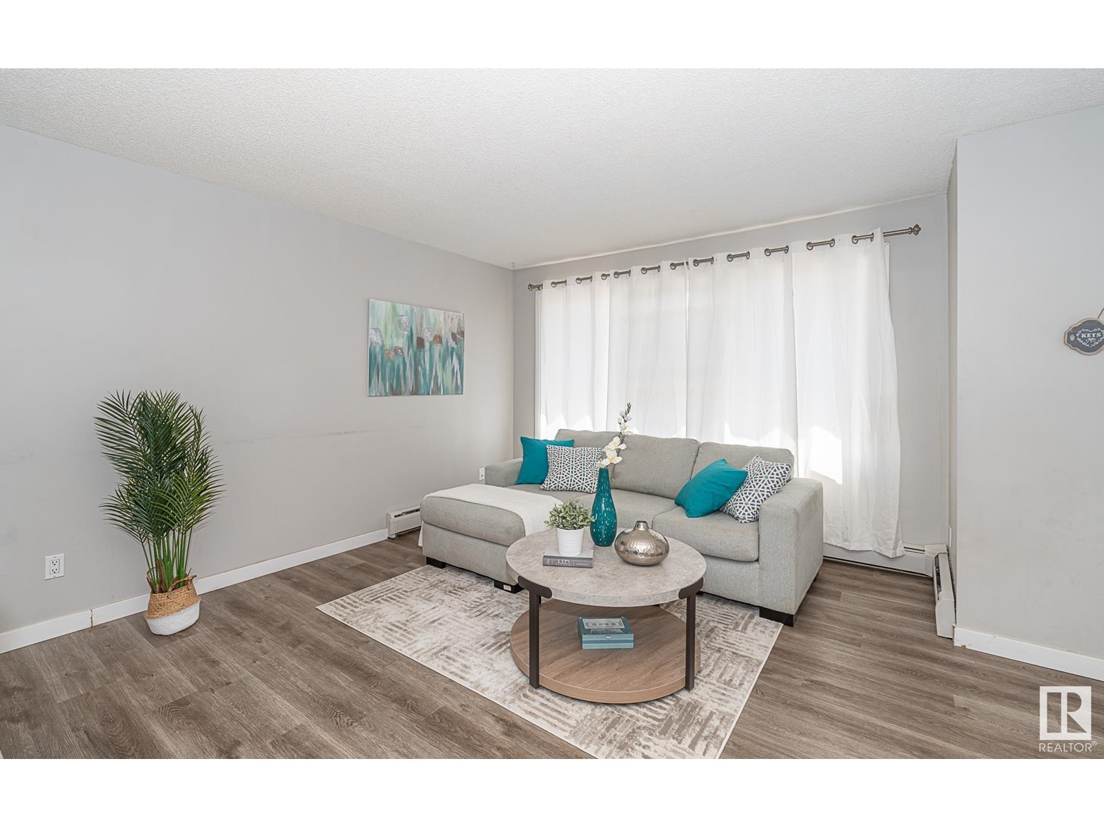 Property at #4 13570 38 ST NW image 3