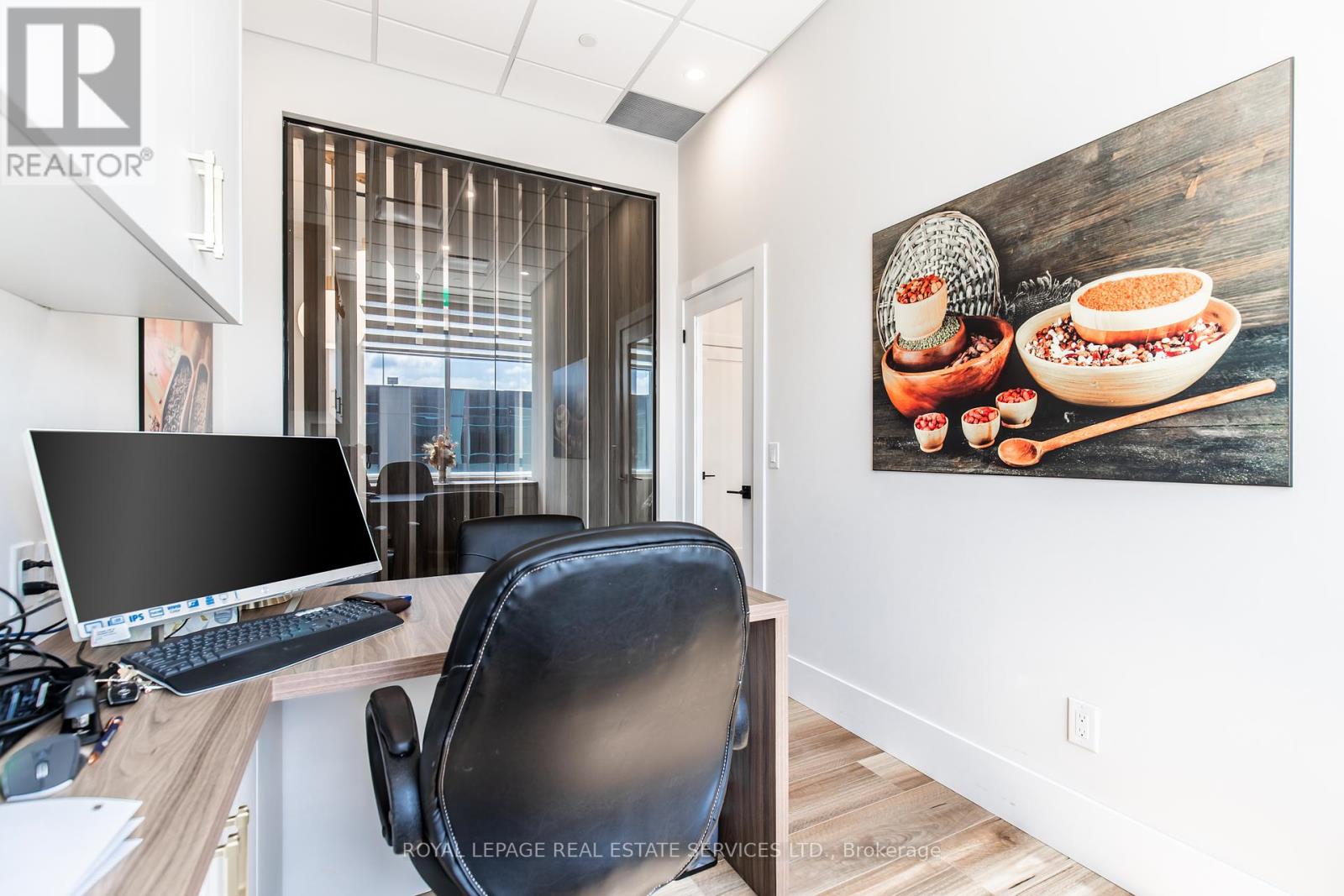 215 - 1670 North Service Road, Oakville, Ontario  L6H 7G3 - Photo 15 - W12140800