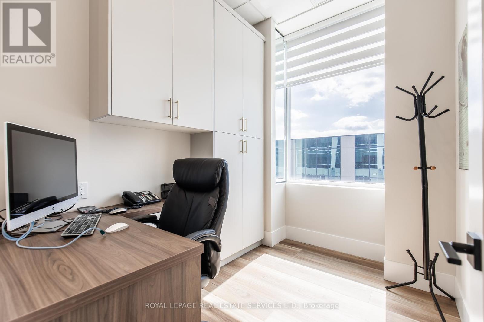 215 - 1670 North Service Road, Oakville, Ontario  L6H 7G3 - Photo 16 - W12140800