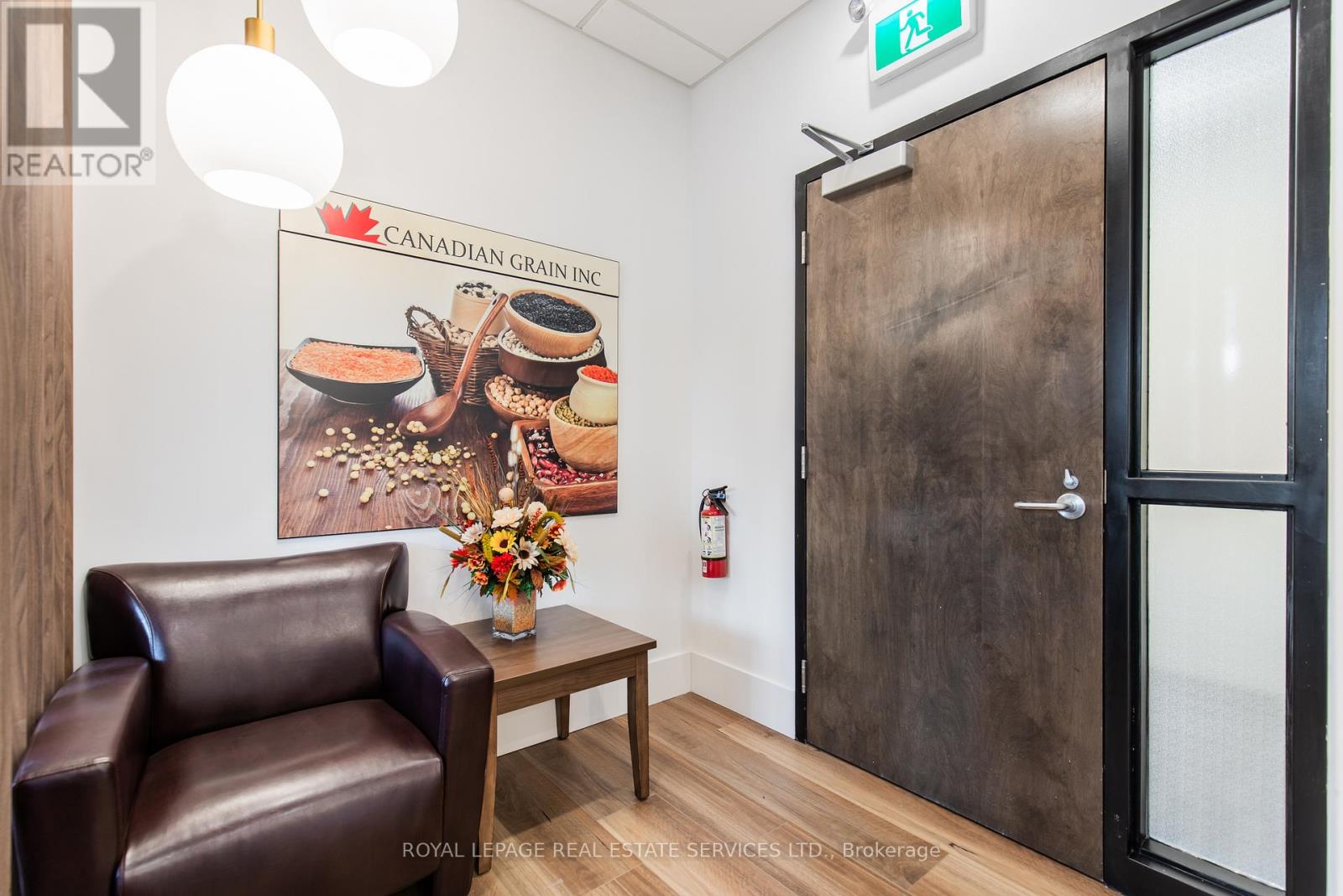 215 - 1670 North Service Road, Oakville, Ontario  L6H 7G3 - Photo 7 - W12140800