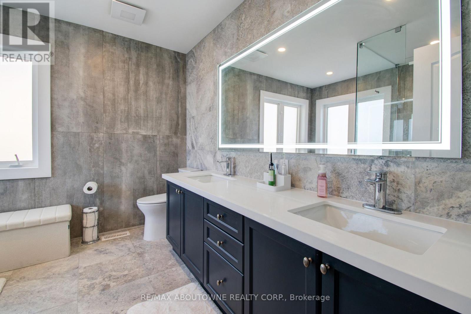 3265 Sharp Road, Burlington, Ontario  L7M 0J4 - Photo 22 - W12140810