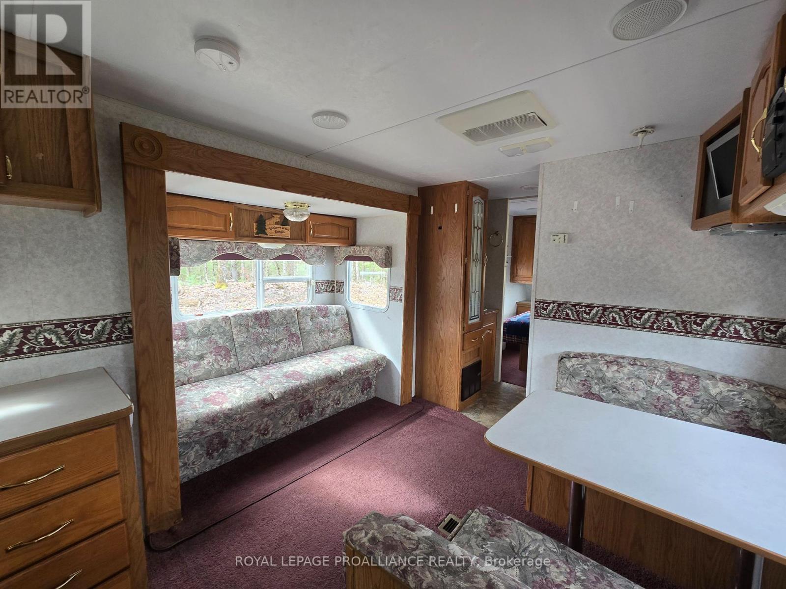 2060 Smith Road, North Frontenac, Ontario K0H 1C0 - Photo 9 - X12122276