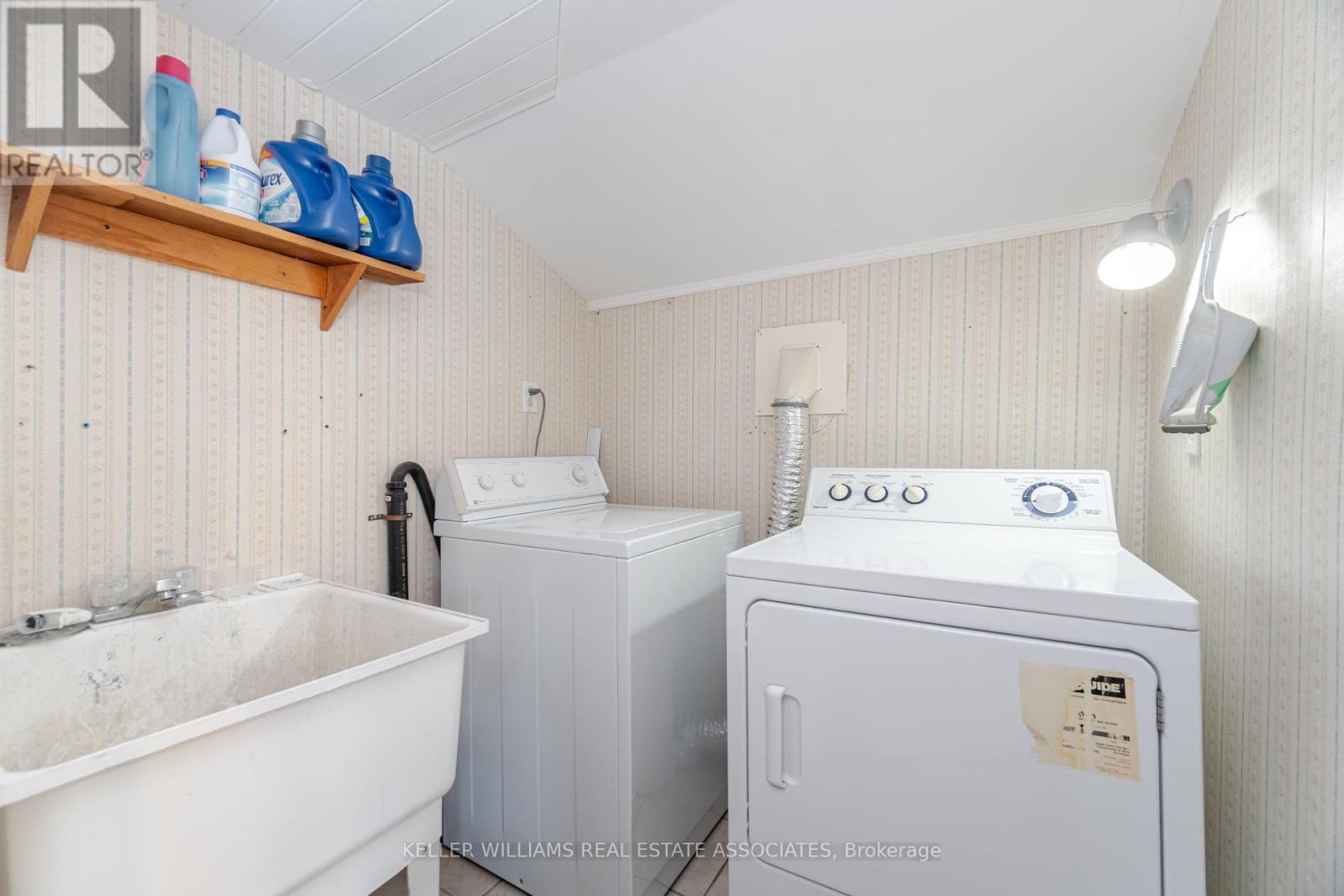 16 Royal Avenue, Hamilton, Ontario  L8S 2C2 - Photo 17 - X12140820