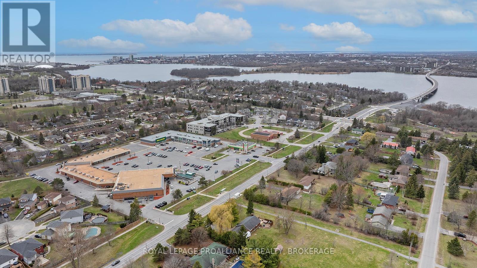 64 Dalgleish Avenue, Kingston (Kingston East (Incl Barret Crt)), Ontario  K7K 7E1 - Photo 11 - X12140921