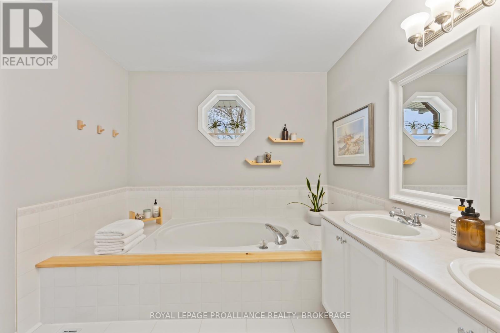 64 Dalgleish Avenue, Kingston, Ontario  K7K 7E1 - Photo 38 - X12140921