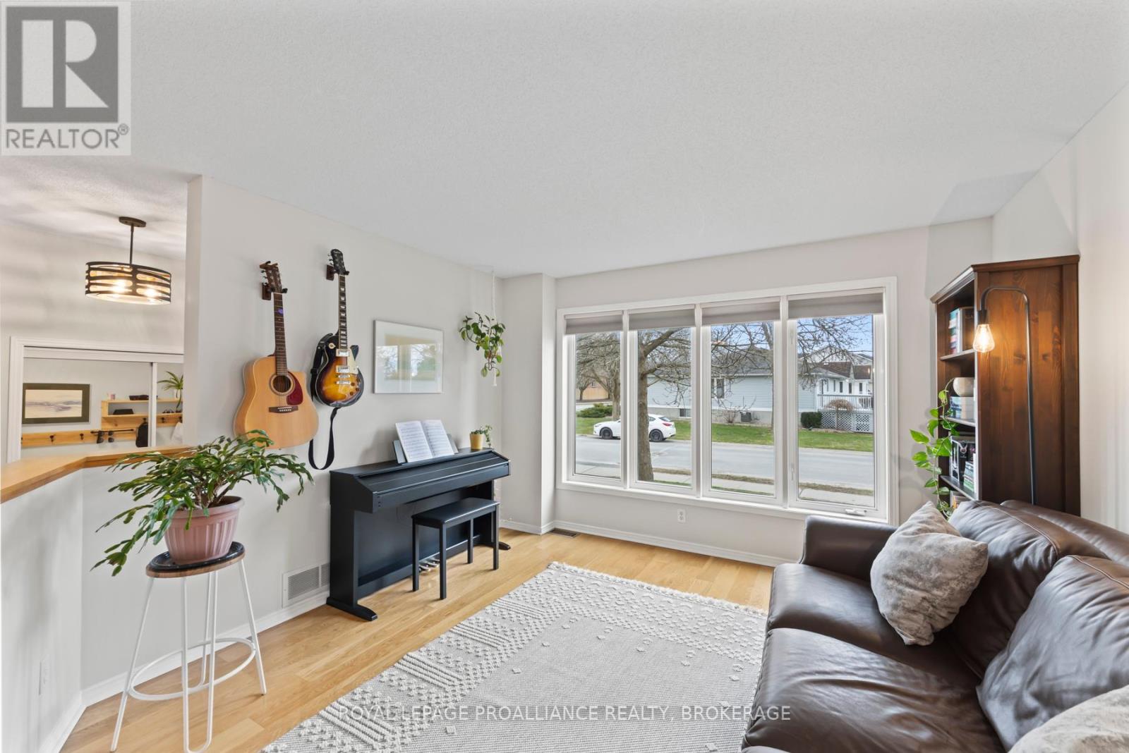 64 Dalgleish Avenue, Kingston, Ontario  K7K 7E1 - Photo 8 - X12140921