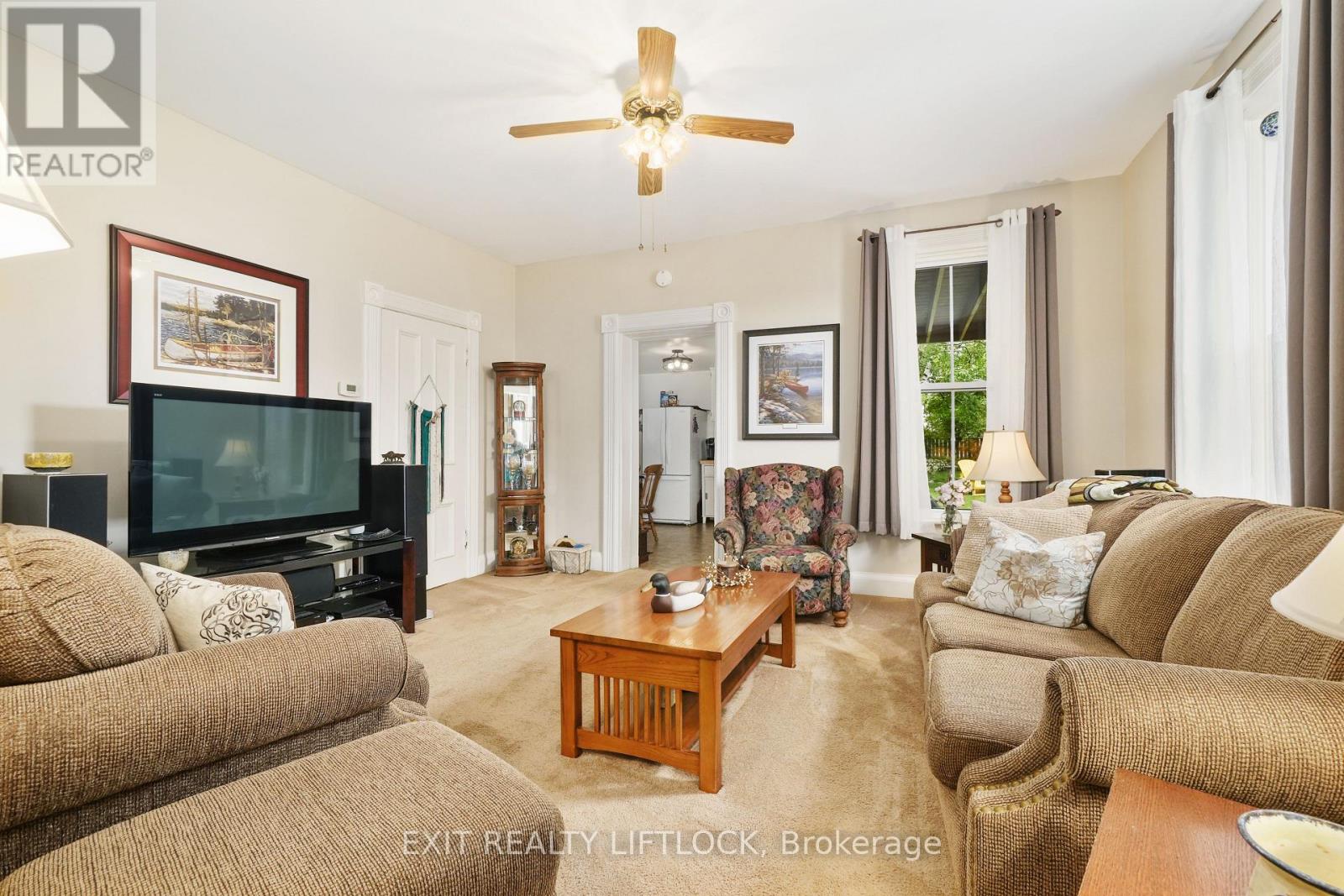 218 Lee Street, Peterborough North, Ontario  K9H 5N9 - Photo 11 - X12140850