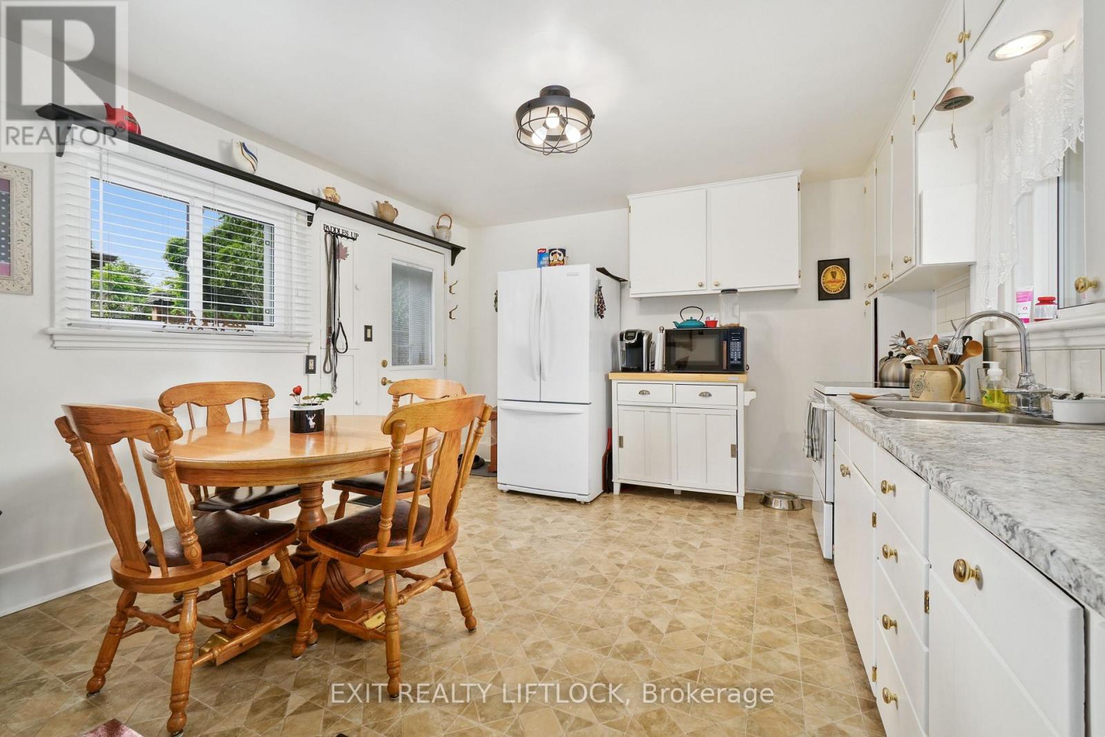218 Lee Street, Peterborough North, Ontario  K9H 5N9 - Photo 15 - X12140850