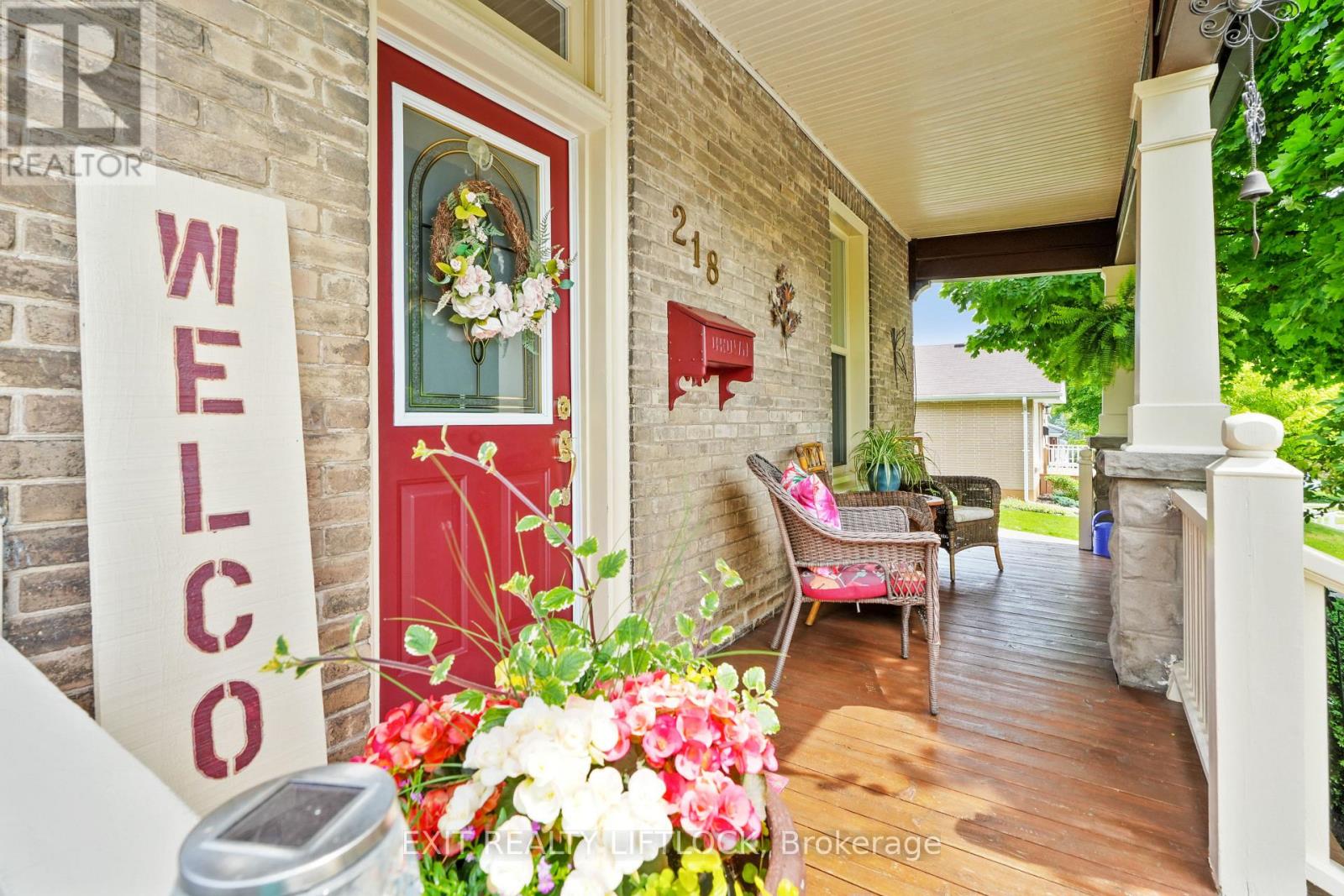 218 Lee Street, Peterborough North, Ontario  K9H 5N9 - Photo 4 - X12140850