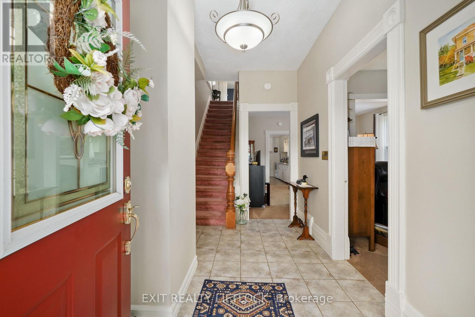 218 Lee Street, Peterborough North, Ontario  K9H 5N9 - Photo 6 - X12140850