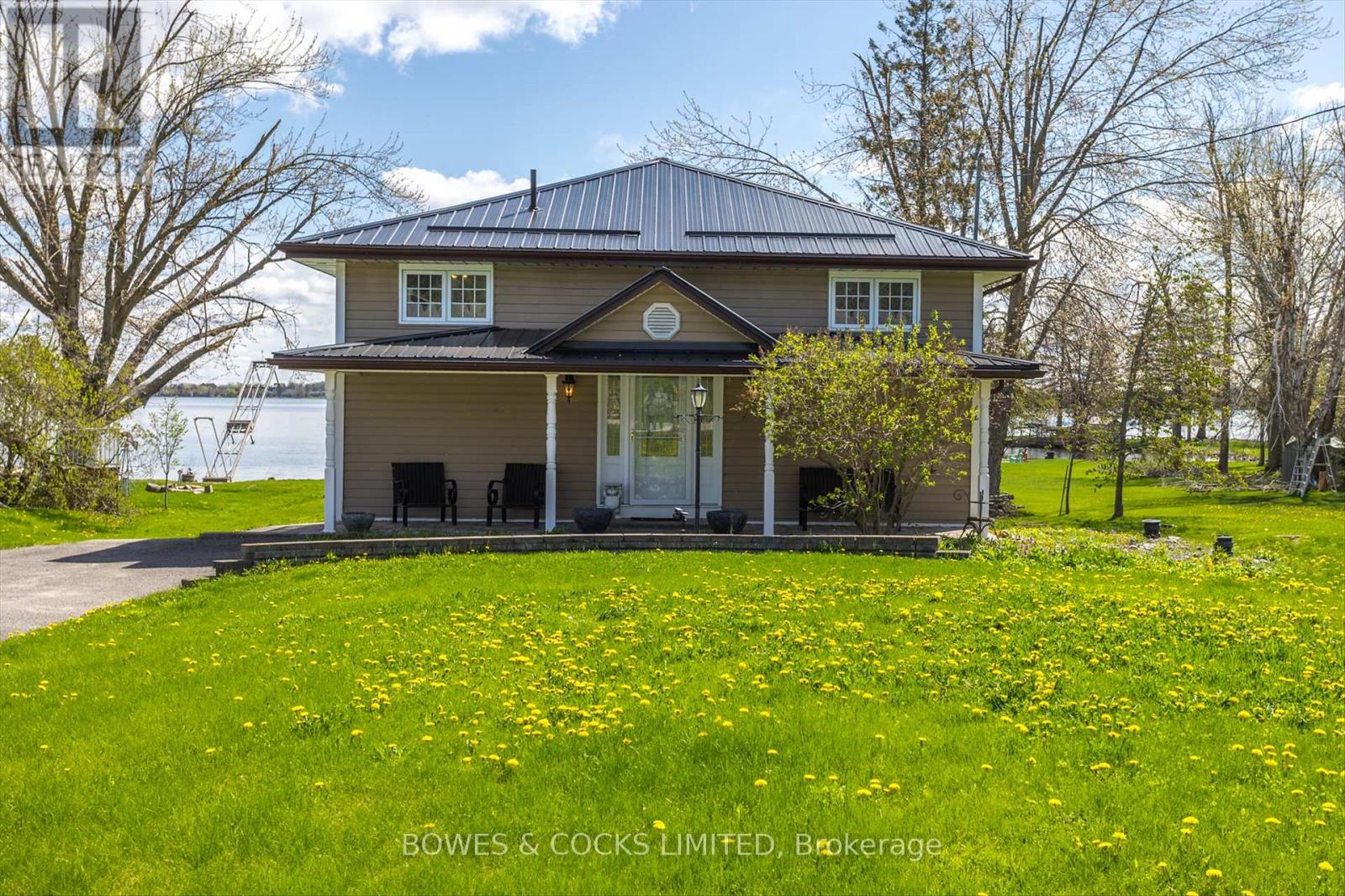 Property at 240 LAKESHORE DRIVE image 1