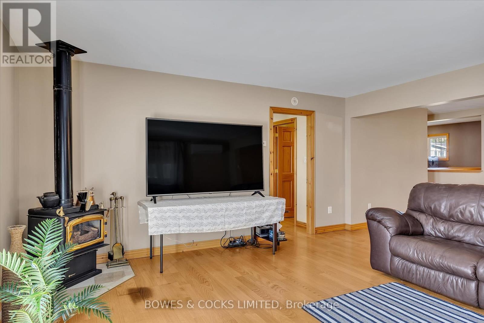 240 Lakeshore Drive, Kawartha Lakes (Emily), Ontario  K0M 1A0 - Photo 11 - X12140947