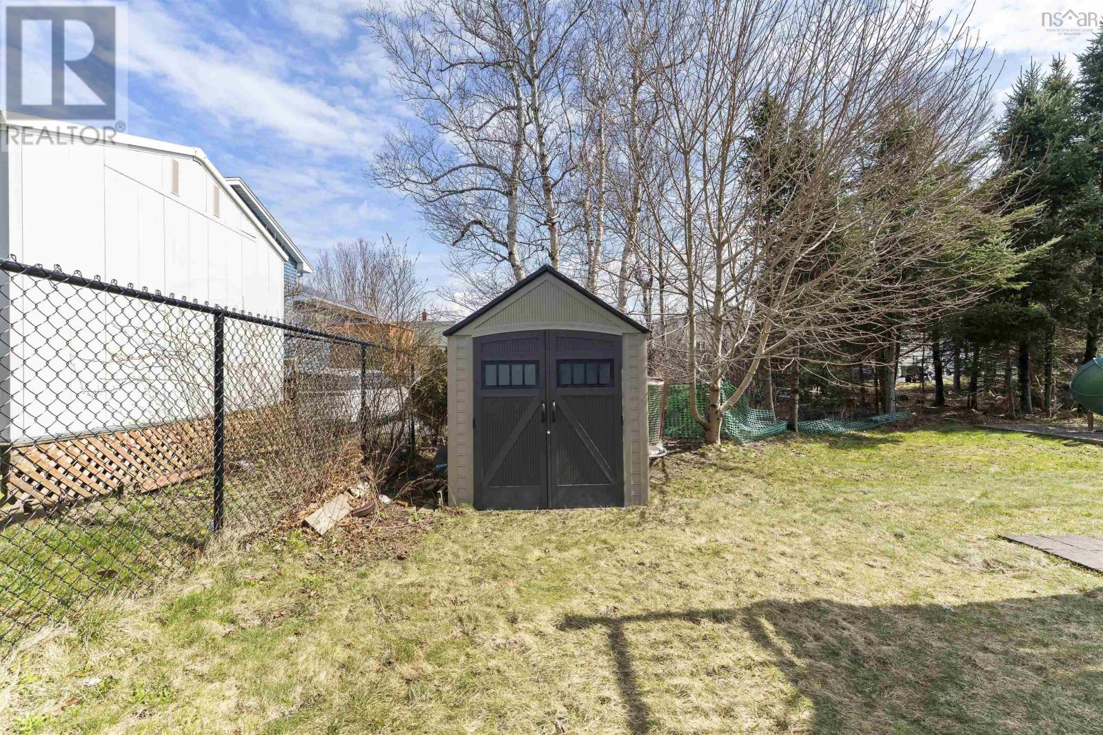 Property at 10 Delcraft Court image 5