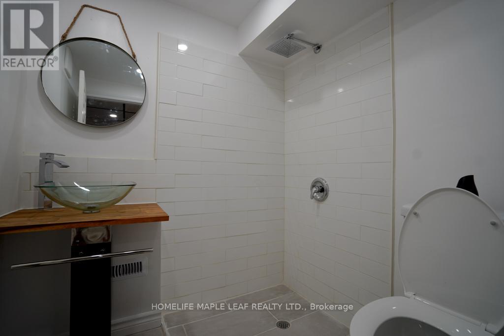 147 Muriel Crescent, London South, Ontario  N6E 2K4 - Photo 34 - X12140317