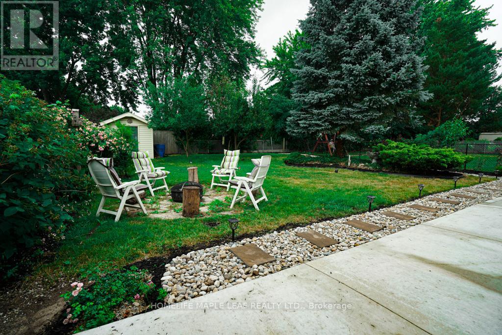147 Muriel Crescent, London South, Ontario  N6E 2K4 - Photo 39 - X12140317