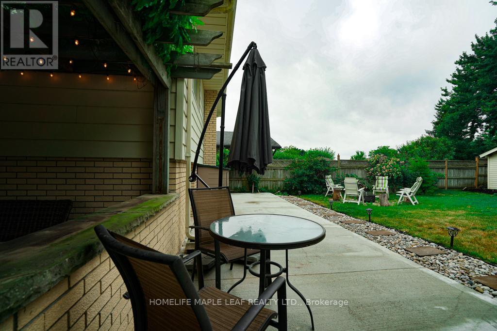 147 Muriel Crescent, London South, Ontario  N6E 2K4 - Photo 37 - X12140317