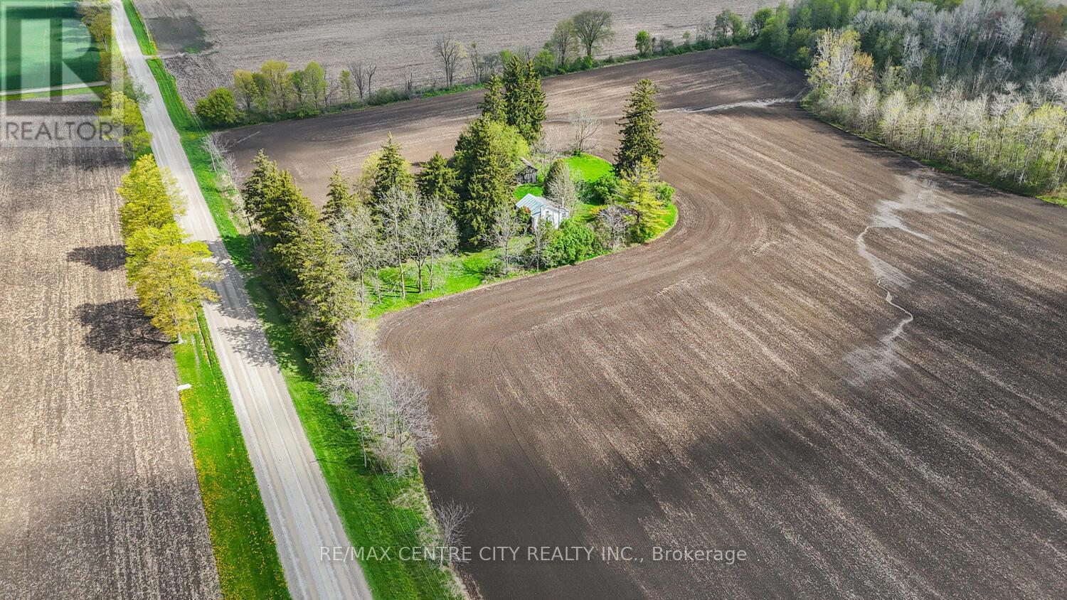 20938 Cherry Hill Road, Thames Centre, Ontario  N0M 2M0 - Photo 7 - X12140840