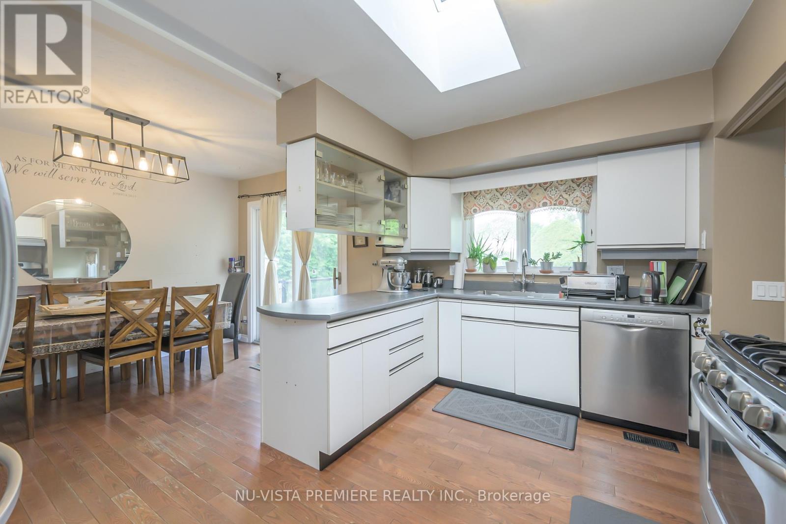 Photo 17 of 30 for 859 Dalkeith Crescent