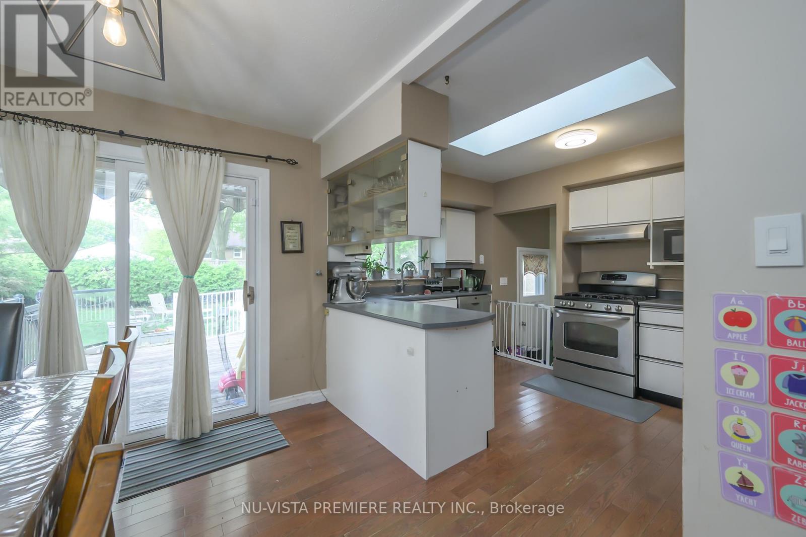 Photo 21 of 30 for 859 Dalkeith Crescent