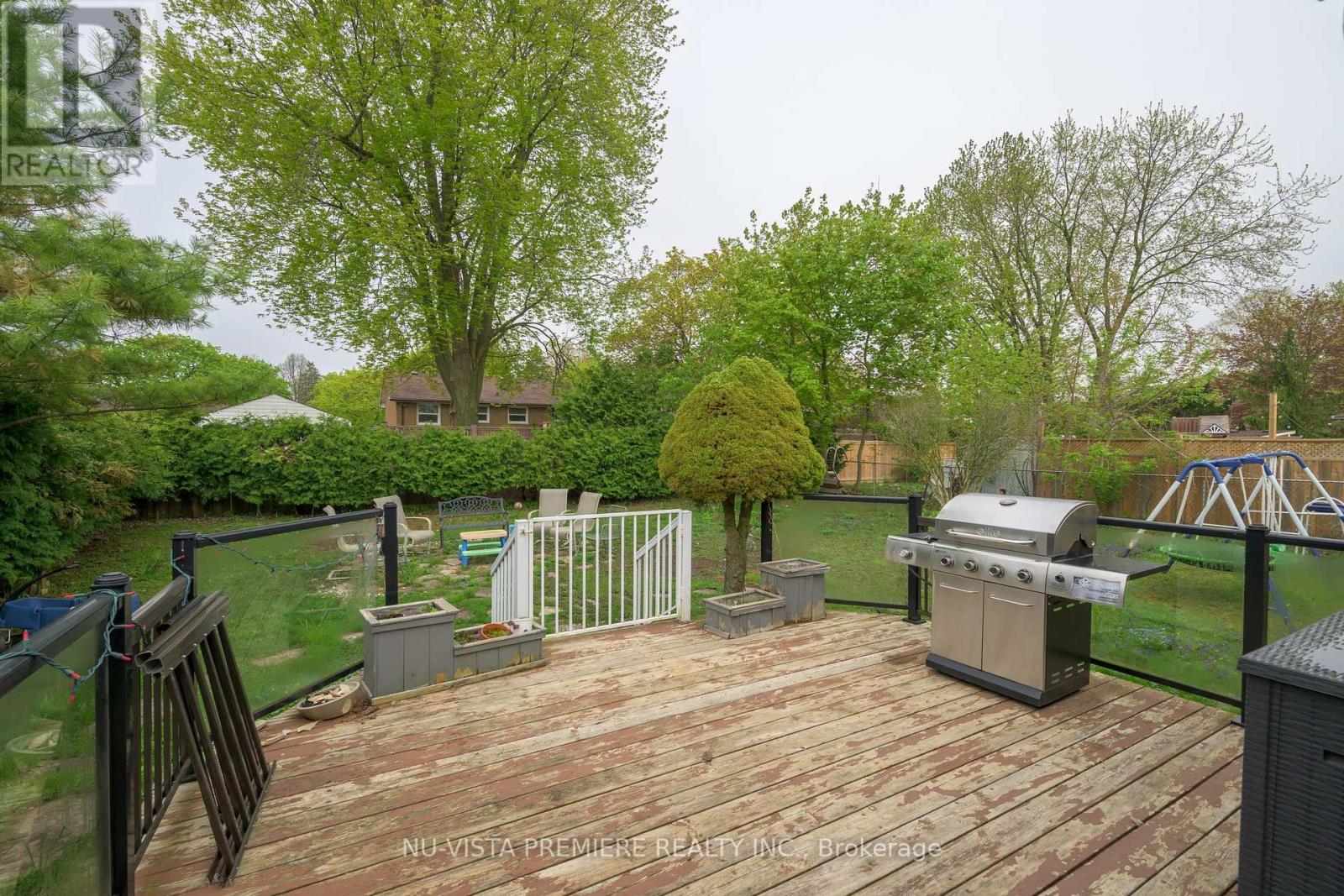Photo 9 of 30 for 859 Dalkeith Crescent