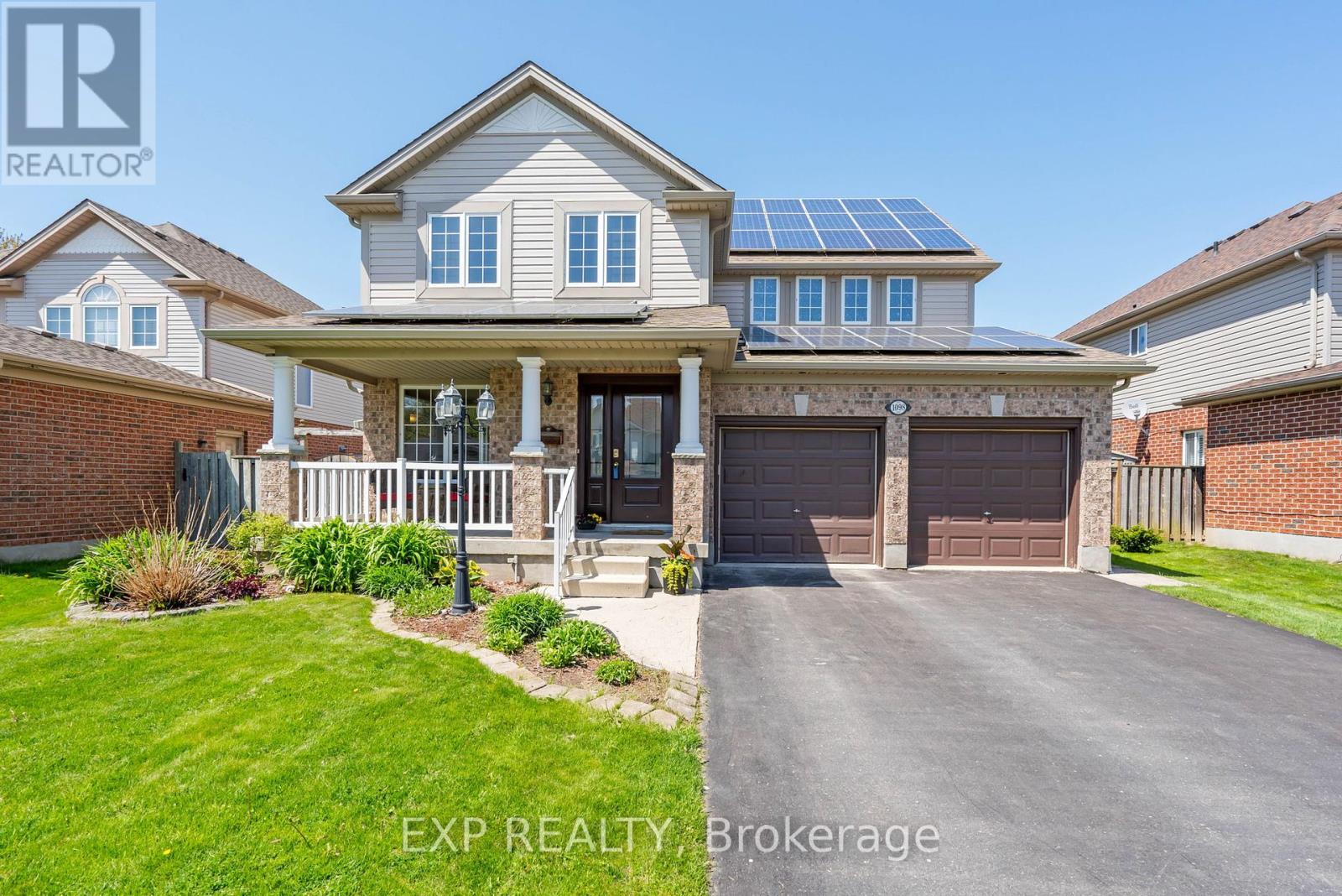 1098 Staghorn Crescent